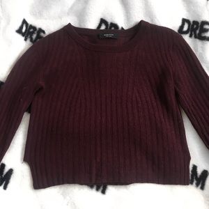 Fitted Cropped Burdgundy Sweater